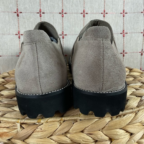 Blondo “Robin” Waterproof Beige Suede Flats Women’s Size 6 NWOT B6735 MSH - Picture 5 of 11